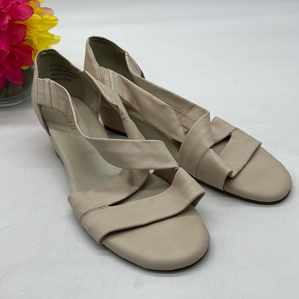 David Tate Off White Sandals Size 11 Wide Width. Mcs2564g